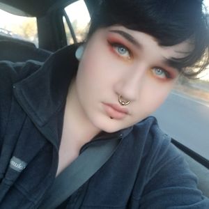 Meet your Posher, Riley